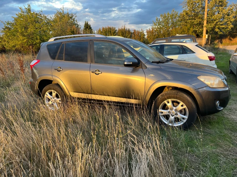 Toyota Rav4 2.2D-Cat 177 4x4, снимка 4 - Автомобили и джипове - 47452742