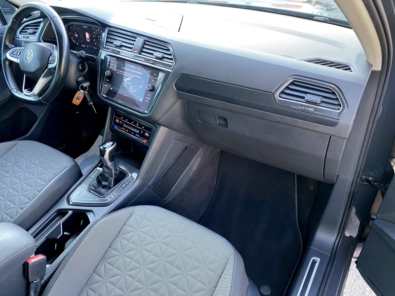 VW Tiguan 2.0TDI SCR DSG ---УНИКАТ---, снимка 9 - Автомобили и джипове - 51066533