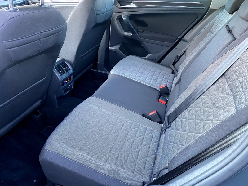 VW Tiguan 2.0TDI SCR DSG ---УНИКАТ---, снимка 12 - Автомобили и джипове - 51066533