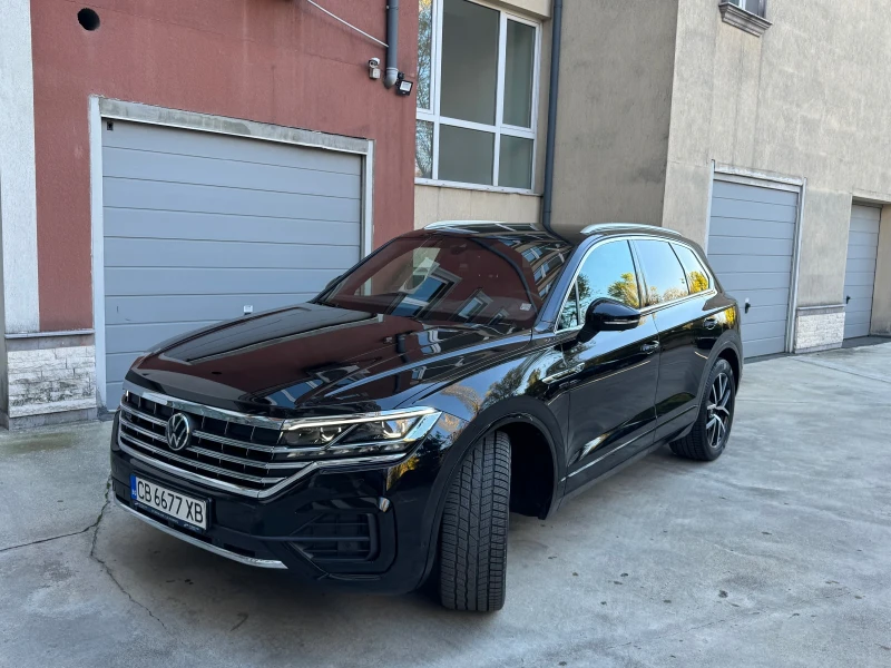 VW Touareg R-Line 3.0 6V TDI SCR 4 MOTION, снимка 2 - Автомобили и джипове - 52642092