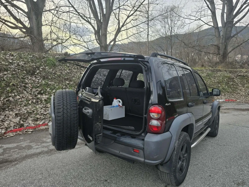 Jeep Cherokee 2.5 CRDI, снимка 8 - Автомобили и джипове - 53264177