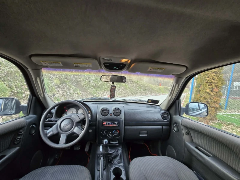 Jeep Cherokee 2.5 CRDI, снимка 10 - Автомобили и джипове - 53264177