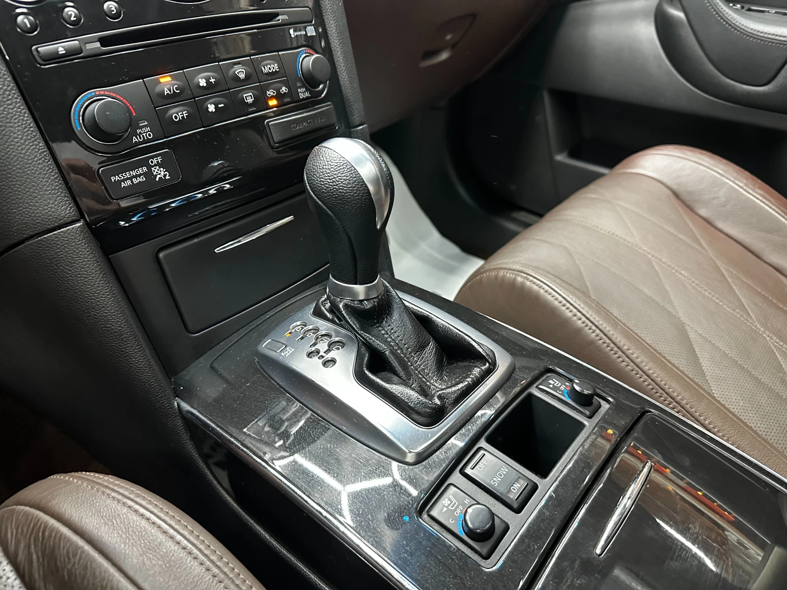 Infiniti Fx 35 3.5i 284 к.с./ГАРАНЦИЯ/БАРТЕР/ЛИЗИНГ/КОМЕНТАР, снимка 12 - Автомобили и джипове - 50769901