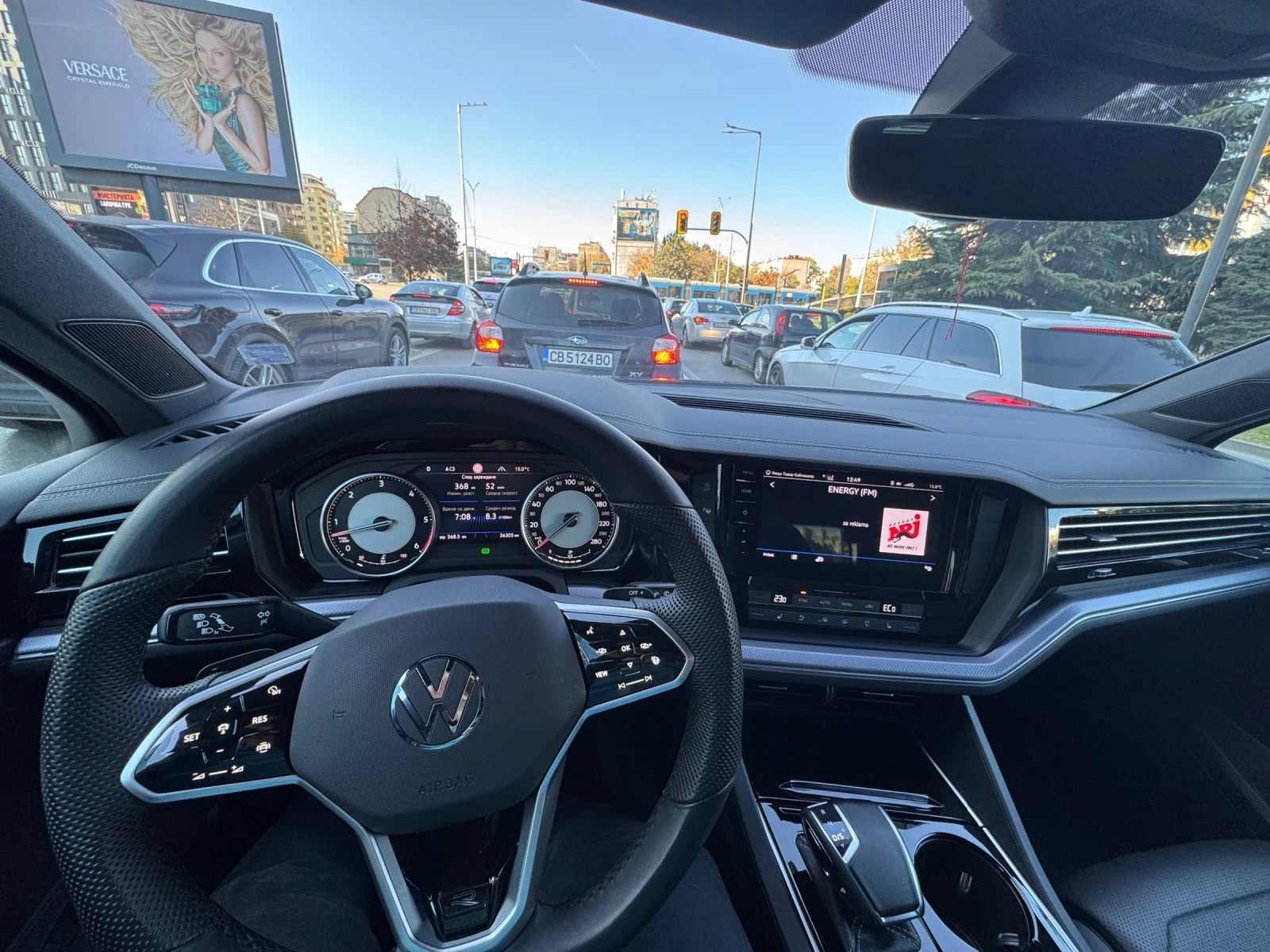 VW Touareg R-Line 3.0 6V TDI SCR 4 MOTION - изображение 6