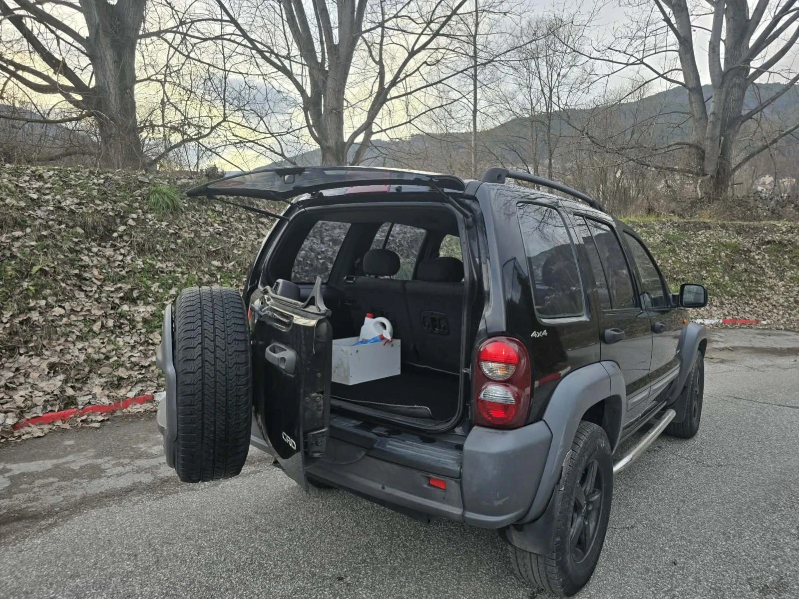 Jeep Cherokee 2.5 CRDI - изображение 8