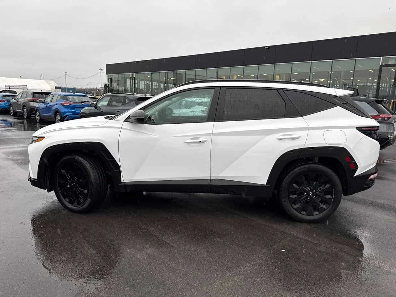 Hyundai Tucson Urban Edition  CARFAX, снимка 2 - Автомобили и джипове - 54089606