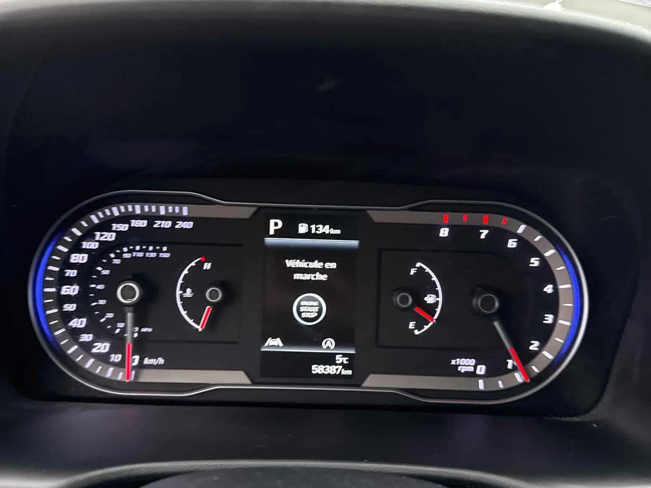 Hyundai Tucson Urban Edition  CARFAX, снимка 8 - Автомобили и джипове - 54089606