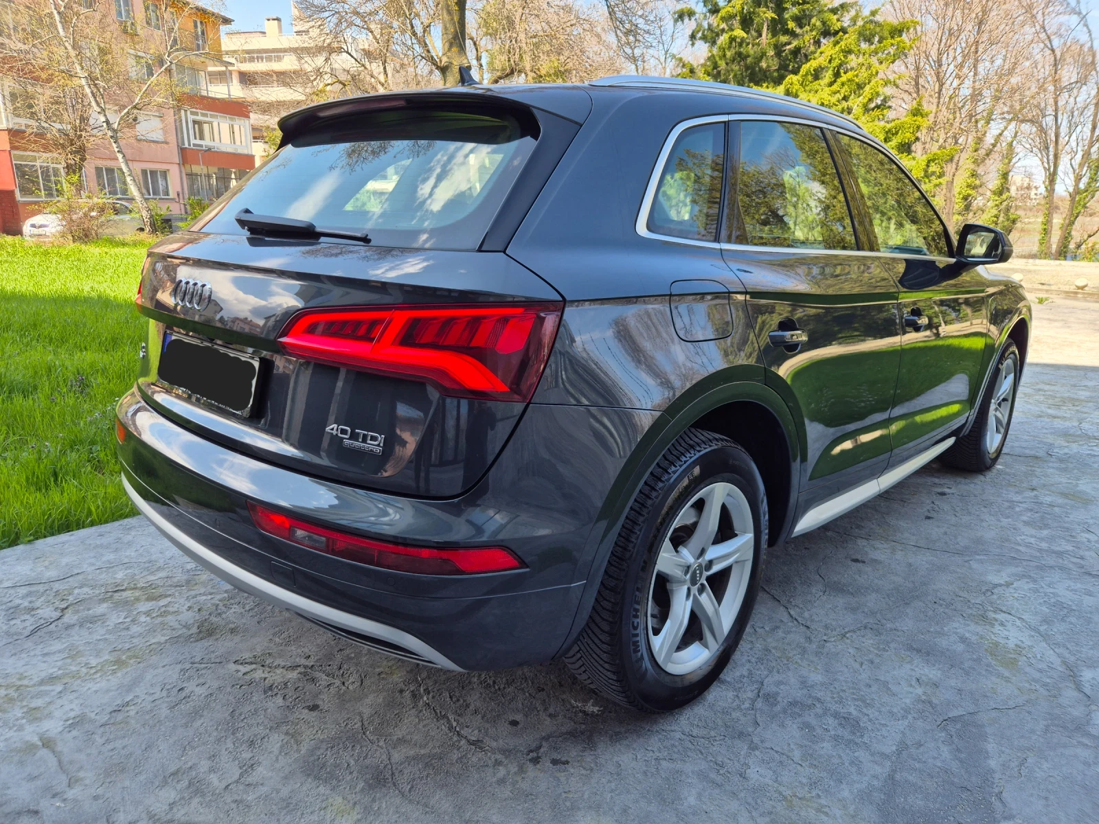 Audi Q5 НАВИ* ДИСТРОНИК* ЛЕД-ФАР* ЕЛ-БАГАЖНИК* КАТО-НОВО, снимка 5 - Автомобили и джипове - 54166723