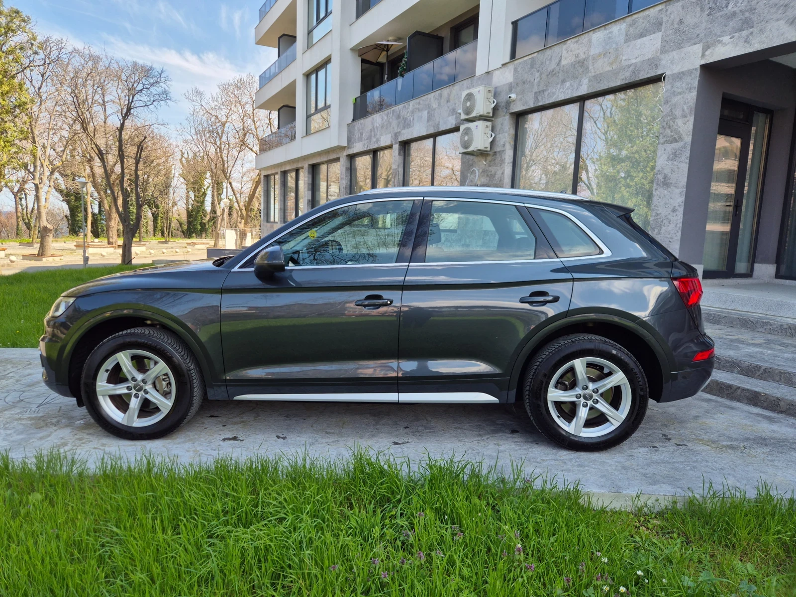 Audi Q5 НАВИ* ДИСТРОНИК* ЛЕД-ФАР* ЕЛ-БАГАЖНИК* КАТО-НОВО, снимка 8 - Автомобили и джипове - 54166723