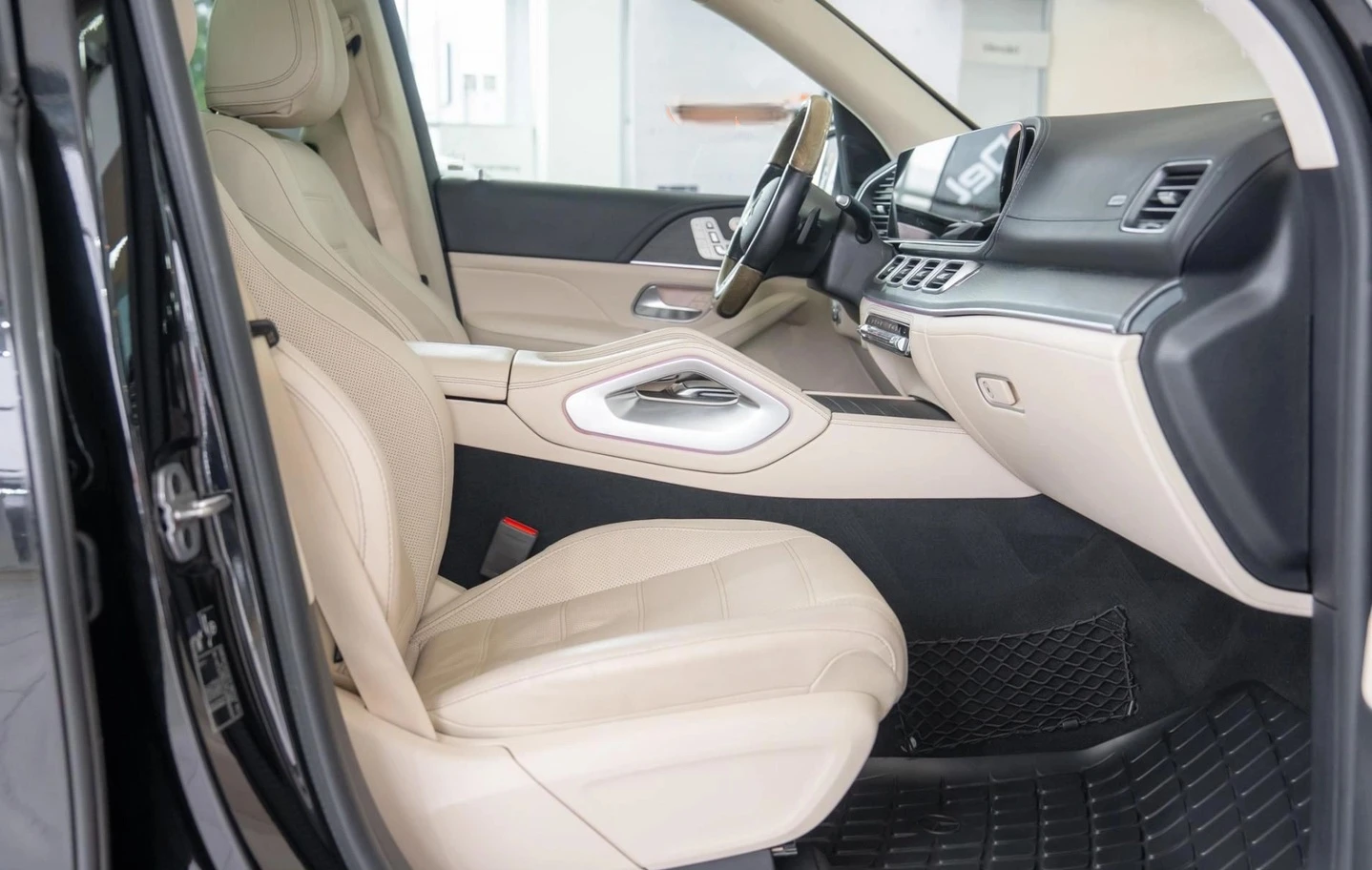 Mercedes-Benz GLS 400 d 4MATIC AMG-Line, снимка 6 - Автомобили и джипове - 54629042
