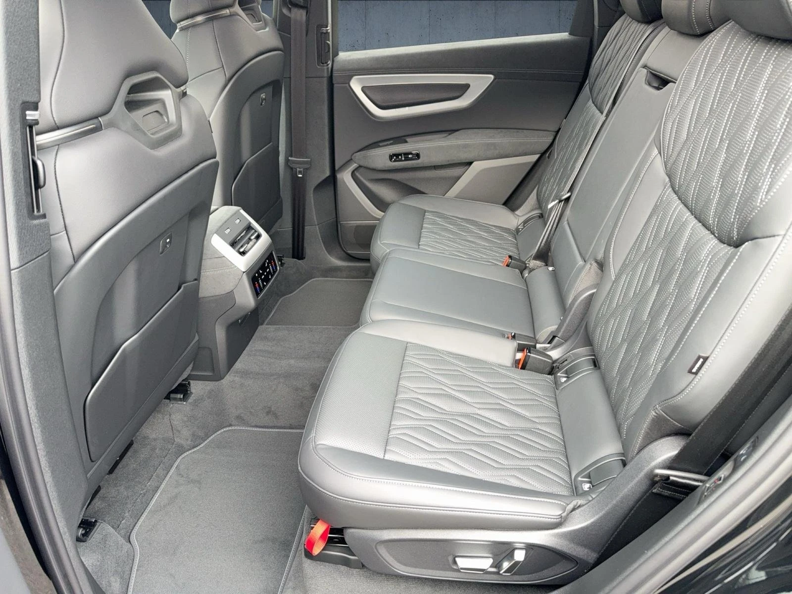 Audi Q7 S-LINE / TECH PLUS / MATRIX / PANO / HUD/ B&O/ 360, снимка 13 - Автомобили и джипове - 56337010