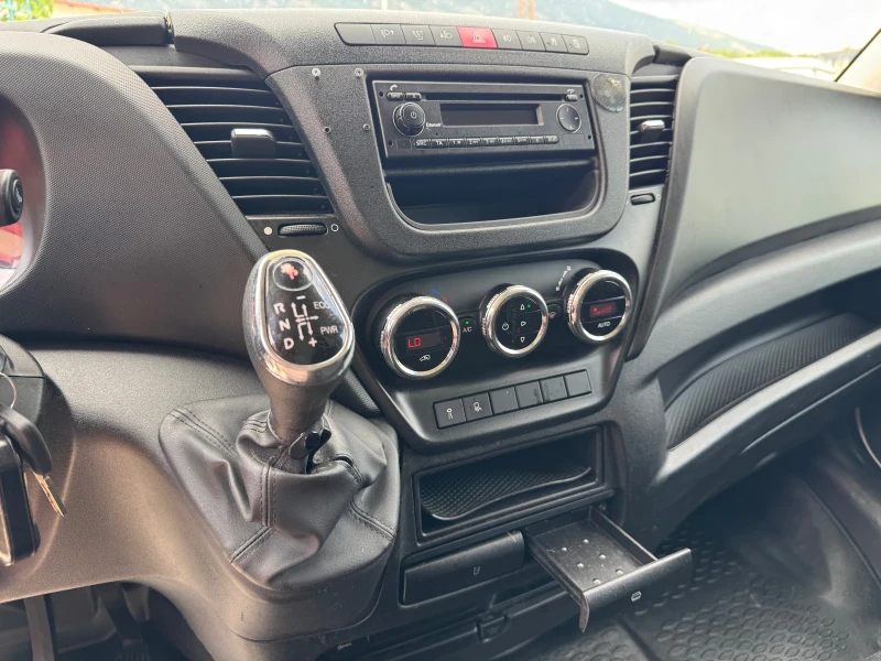 Iveco Daily 3.0HPI* 35S17* Euro5b* Климатик* Падащ борд, снимка 4 - Бусове и автобуси - 50664970