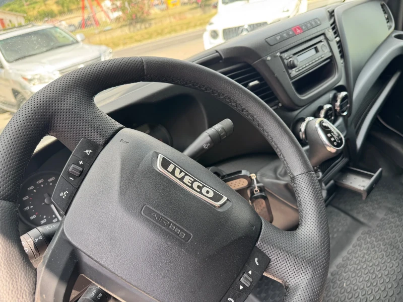 Iveco Daily 3.0HPI* 35S17* Euro5b* Климатик* Падащ борд, снимка 3 - Бусове и автобуси - 50664970