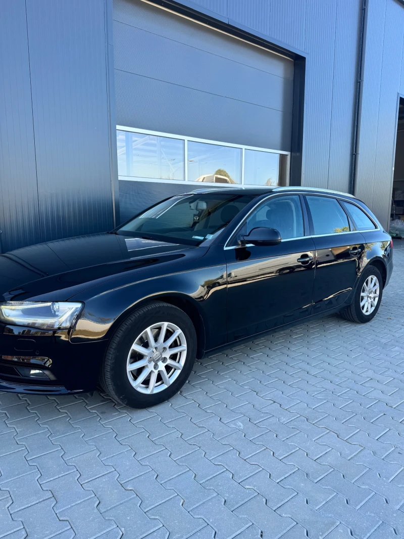 Audi A4 2.0TDI FACELIFT, снимка 3 - Автомобили и джипове - 47423548