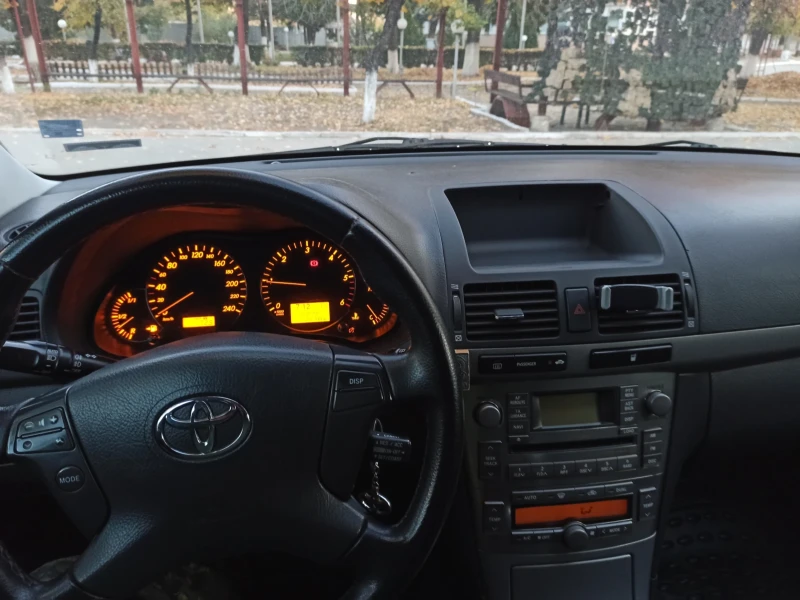 Toyota Avensis, снимка 7 - Автомобили и джипове - 47895602