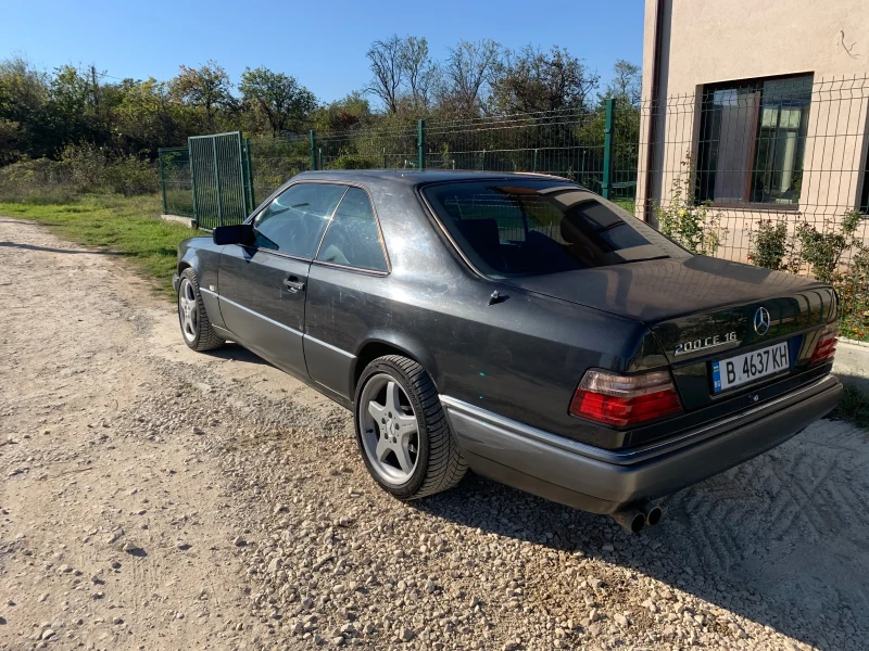 Mercedes-Benz 124 200CE, снимка 6 - Автомобили и джипове - 49273579