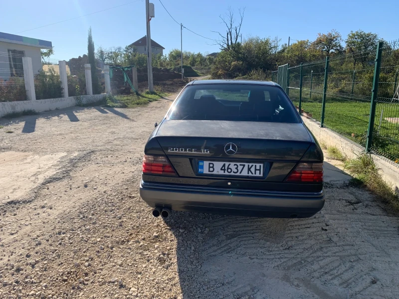 Mercedes-Benz 124 200CE, снимка 10 - Автомобили и джипове - 49273579