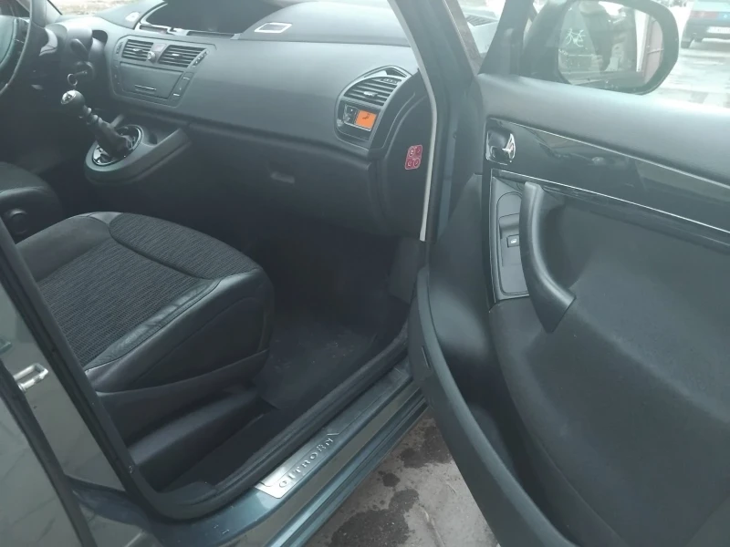 Citroen C4 Picasso 2.0 150кс, снимка 7 - Автомобили и джипове - 49427134