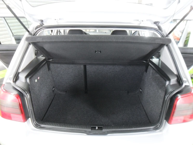 VW Golf 1, 9-TDI-KLIMATRONIK-ITALY, снимка 11 - Автомобили и джипове - 52805028