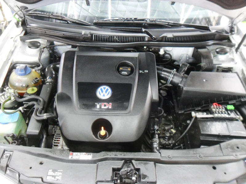 VW Golf 1, 9-TDI-KLIMATRONIK-ITALY, снимка 15 - Автомобили и джипове - 52805028