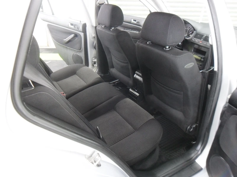 VW Golf 1, 9-TDI-KLIMATRONIK-ITALY, снимка 12 - Автомобили и джипове - 52805028