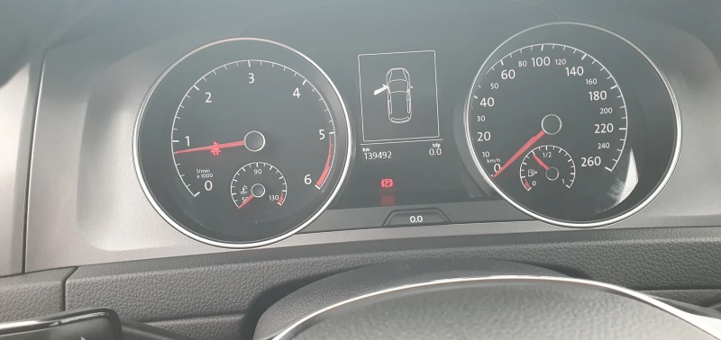 VW Golf 1.6TDI-6ск-110кс- NAVI !!!, снимка 11 - Автомобили и джипове - 53283504