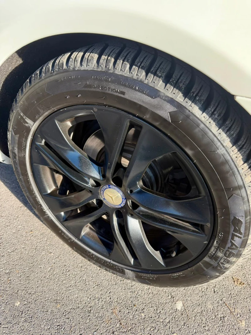 Mercedes-Benz E 220 Avantgarde 7Gtronic, снимка 11 - Автомобили и джипове - 53402691