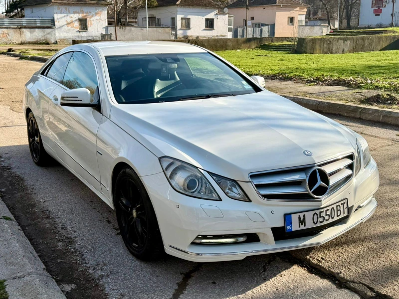 Mercedes-Benz E 220 Avantgarde 7Gtronic, снимка 2 - Автомобили и джипове - 53402691