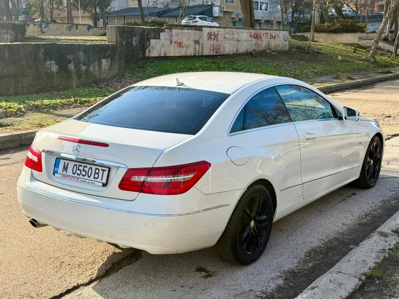 Mercedes-Benz E 220 Avantgarde 7Gtronic, снимка 3 - Автомобили и джипове - 53402691
