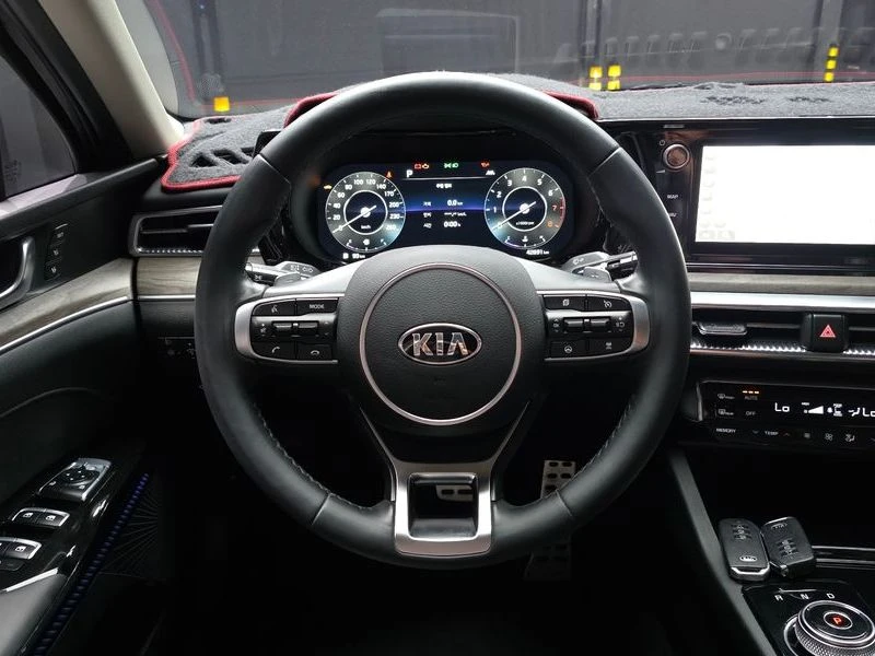 Kia K5 2.0| 150к.с.| ВКЛ.ТЕХНОТЕСТ, снимка 13 - Автомобили и джипове - 55136890