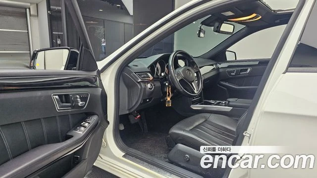 Mercedes-Benz E 220 | TOP SERVICE, снимка 10 - Автомобили и джипове - 55803753