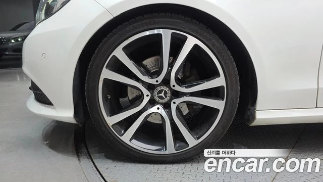 Mercedes-Benz E 220 | TOP SERVICE, снимка 5 - Автомобили и джипове - 55803753