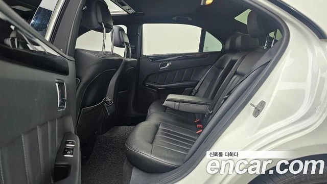 Mercedes-Benz E 220 | TOP SERVICE, снимка 12 - Автомобили и джипове - 55803753