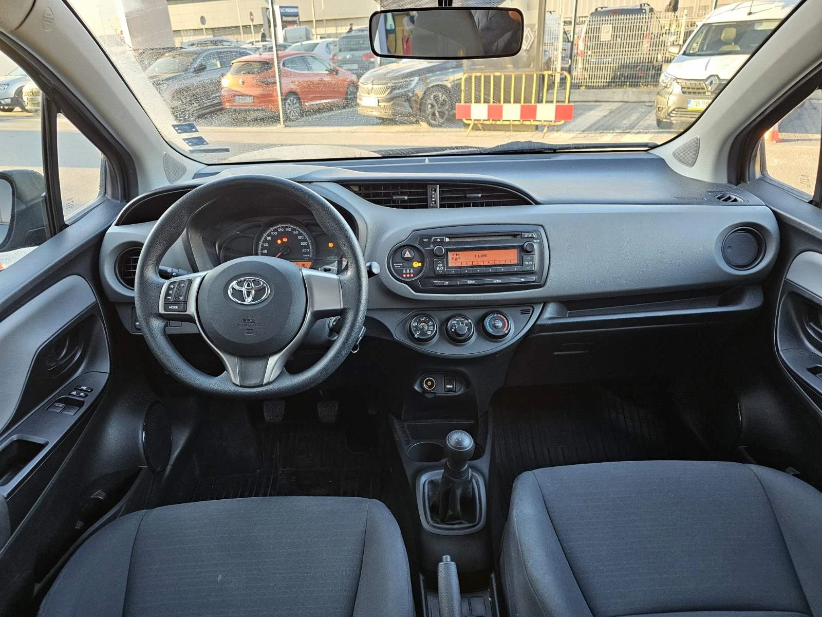 Toyota Yaris 1.0 Бензин - изображение 6