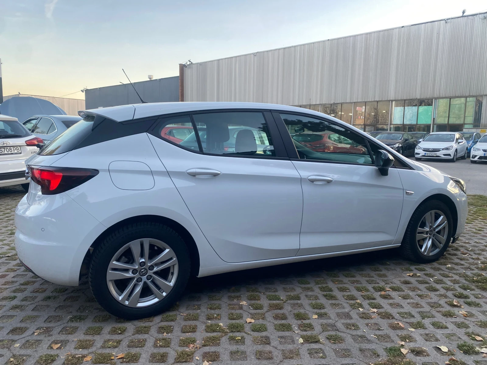 Opel Astra 1.2 110hp - изображение 4