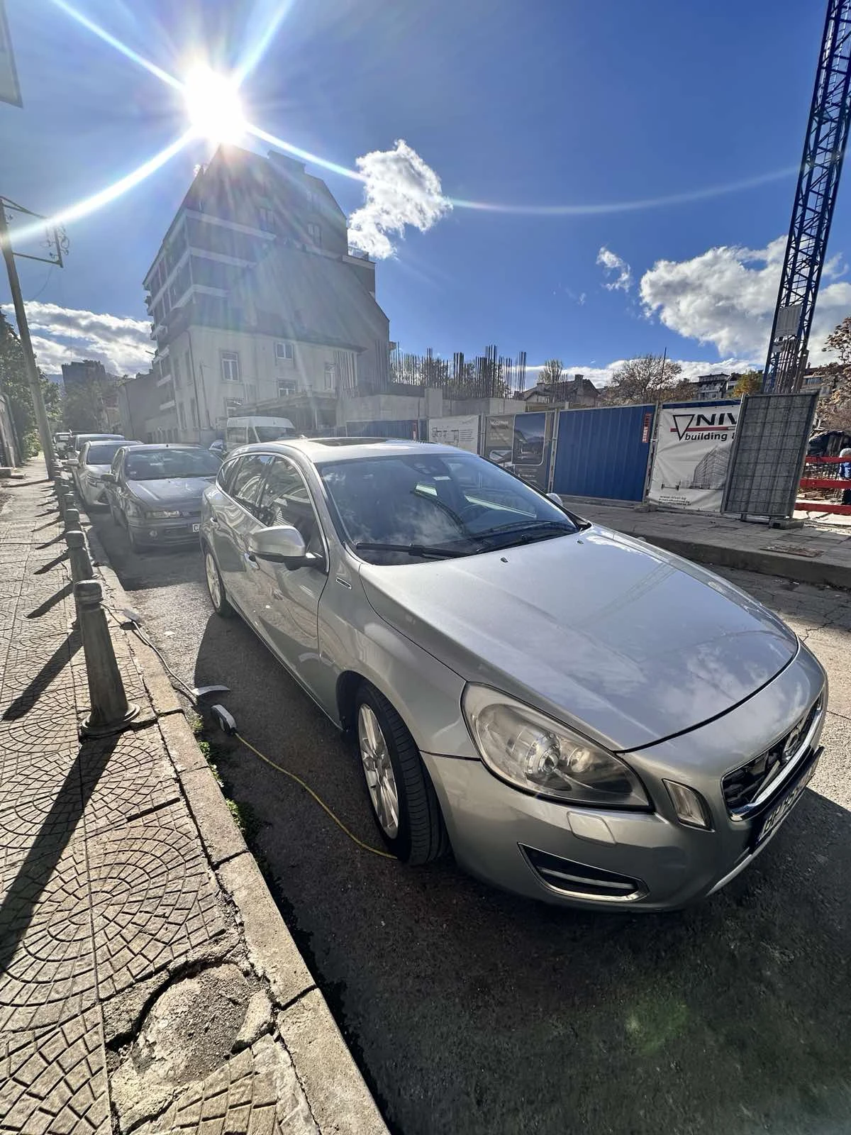 Volvo V60 4x4 Plug in Hibrid 2, 4 D - изображение 2