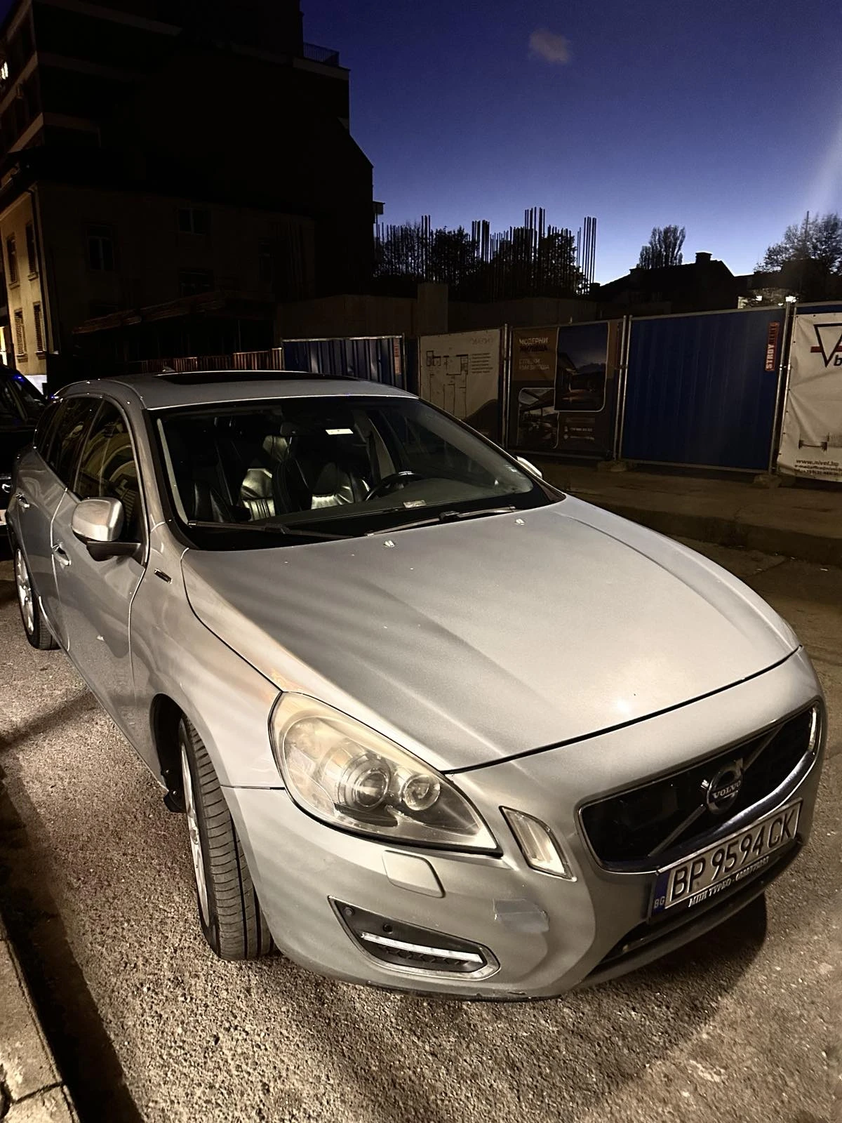 Volvo V60 4x4 Plug in Hibrid 2, 4 D - изображение 4