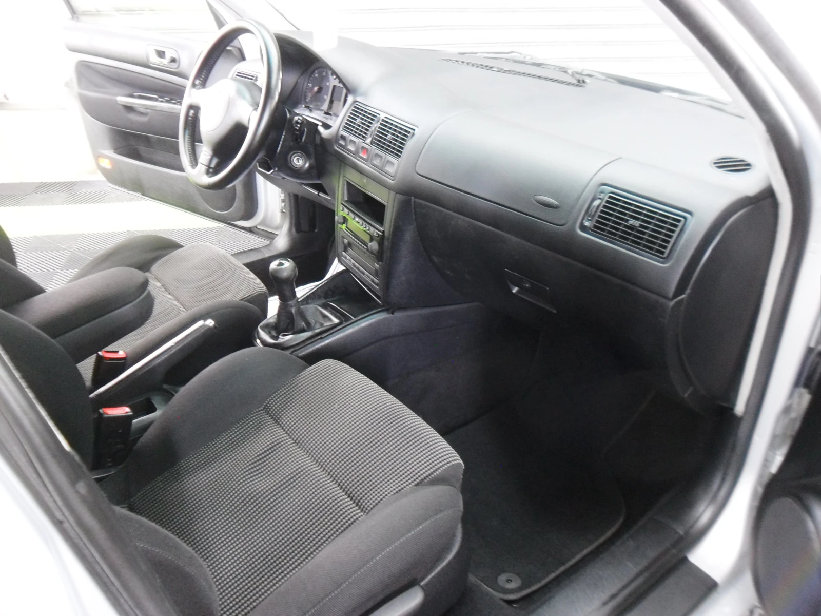 VW Golf 1, 9-TDI-KLIMATRONIK-ITALY | Mobile.bg � ����������� 13