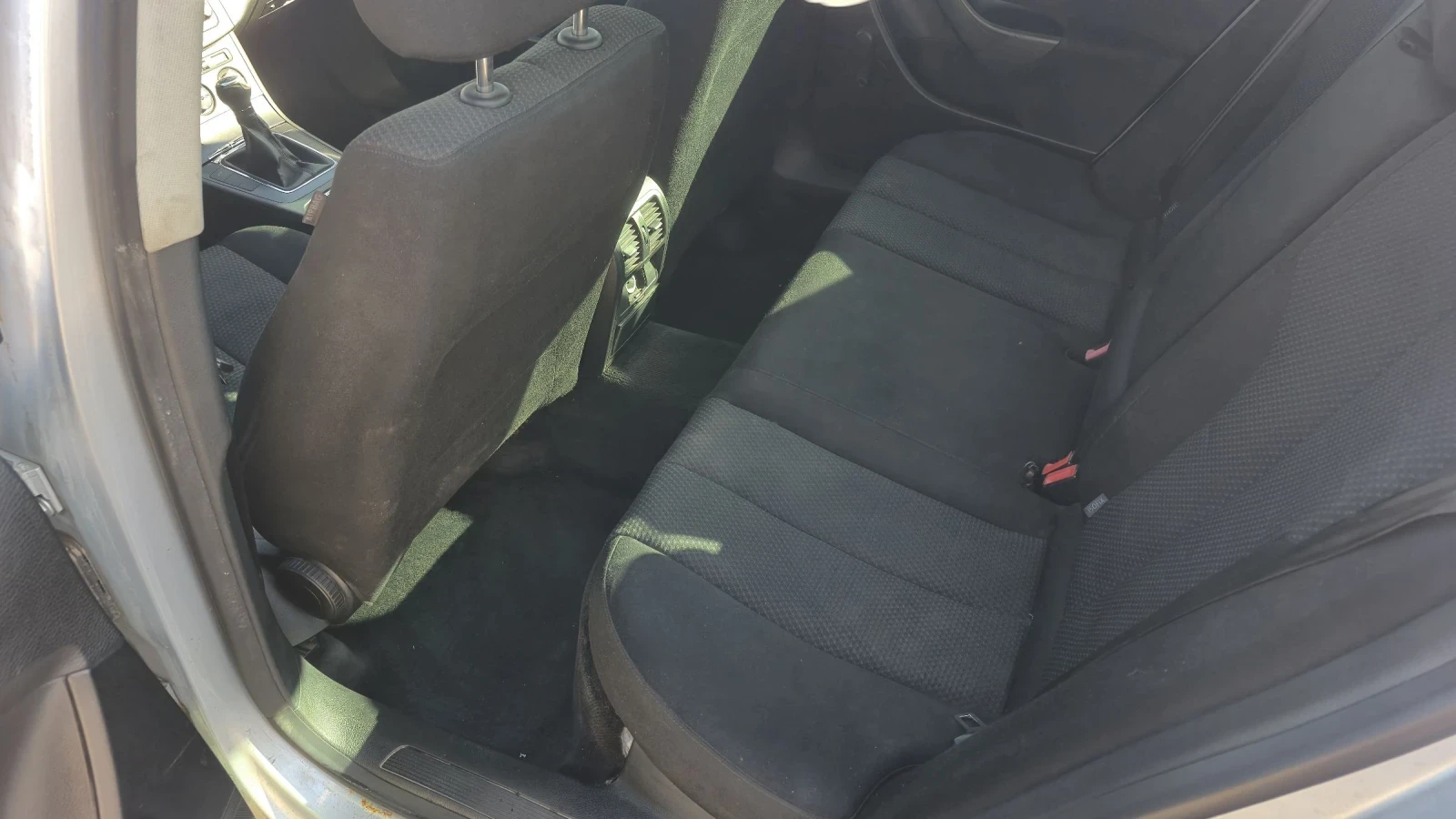 VW Passat 2.0 FSI, снимка 6 - Автомобили и джипове - 53847814