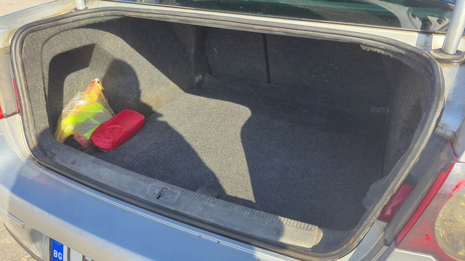 VW Passat 2.0 FSI, снимка 5 - Автомобили и джипове - 53847814