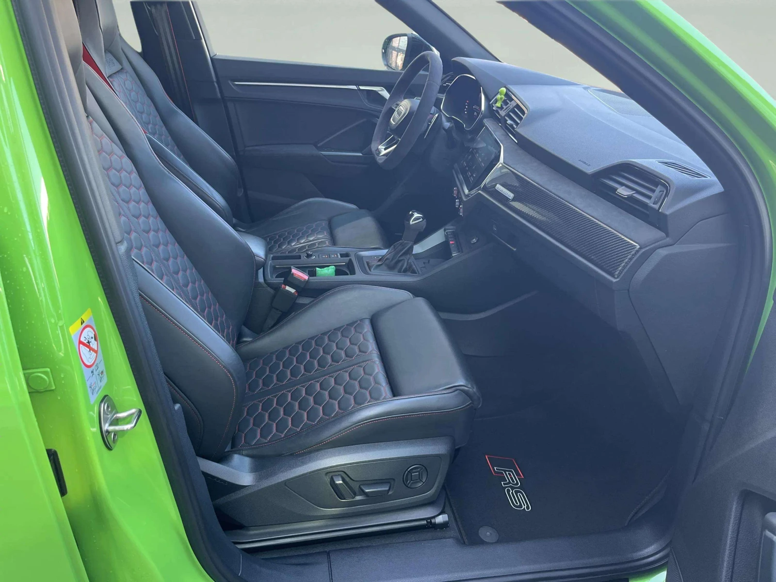 Audi RSQ3 Sportback, снимка 12 - Автомобили и джипове - 53992775