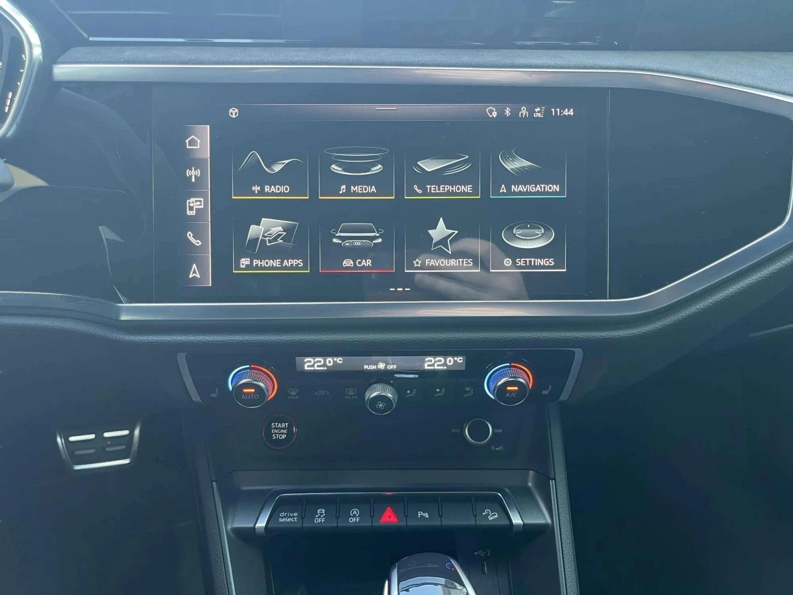 Audi RSQ3 Sportback, снимка 10 - Автомобили и джипове - 53992775