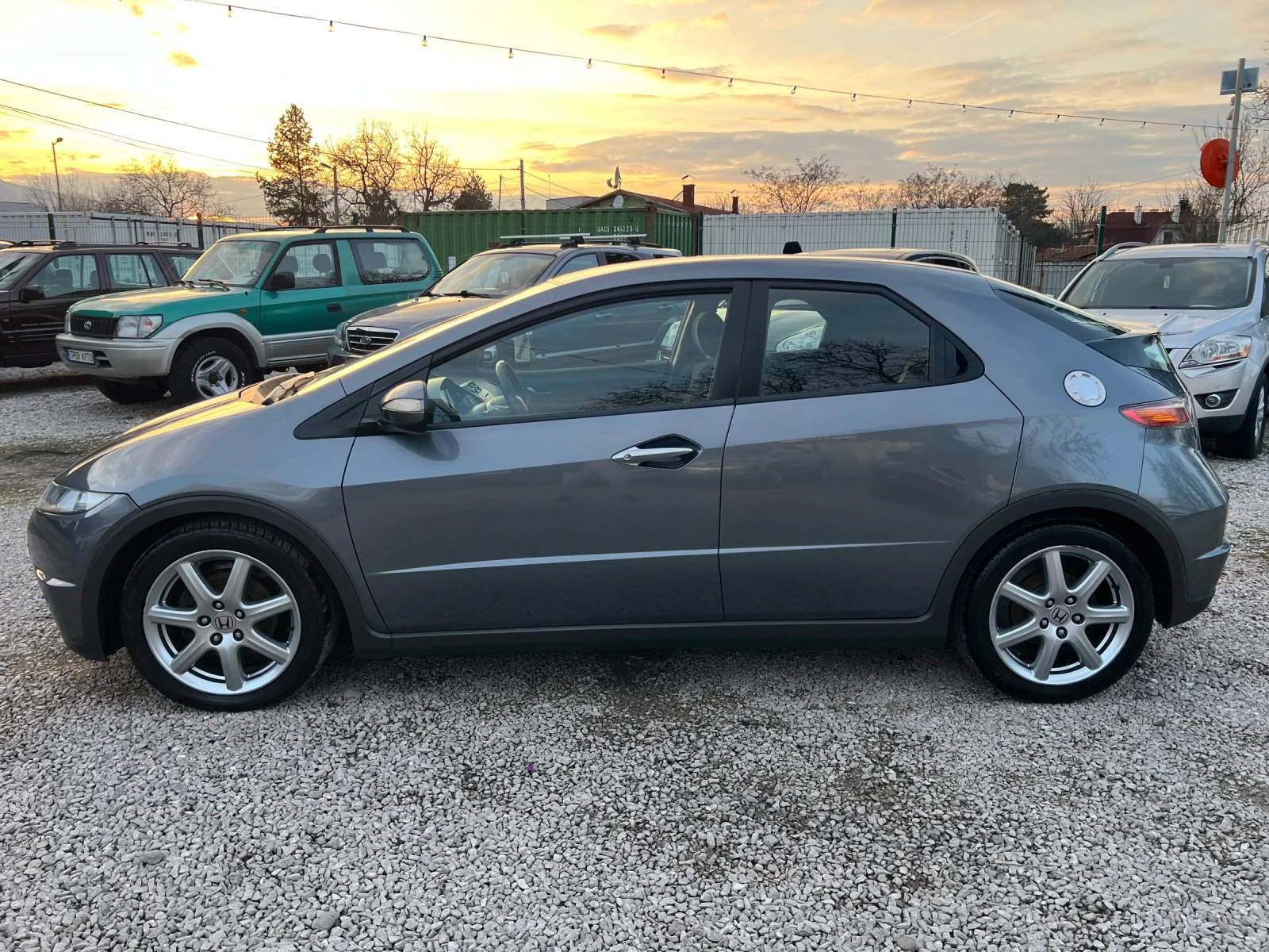 Honda Civic 1.8i Sport 5DR* ШВЕЙЦАРИЯ* , снимка 8 - Автомобили и джипове - 54008695