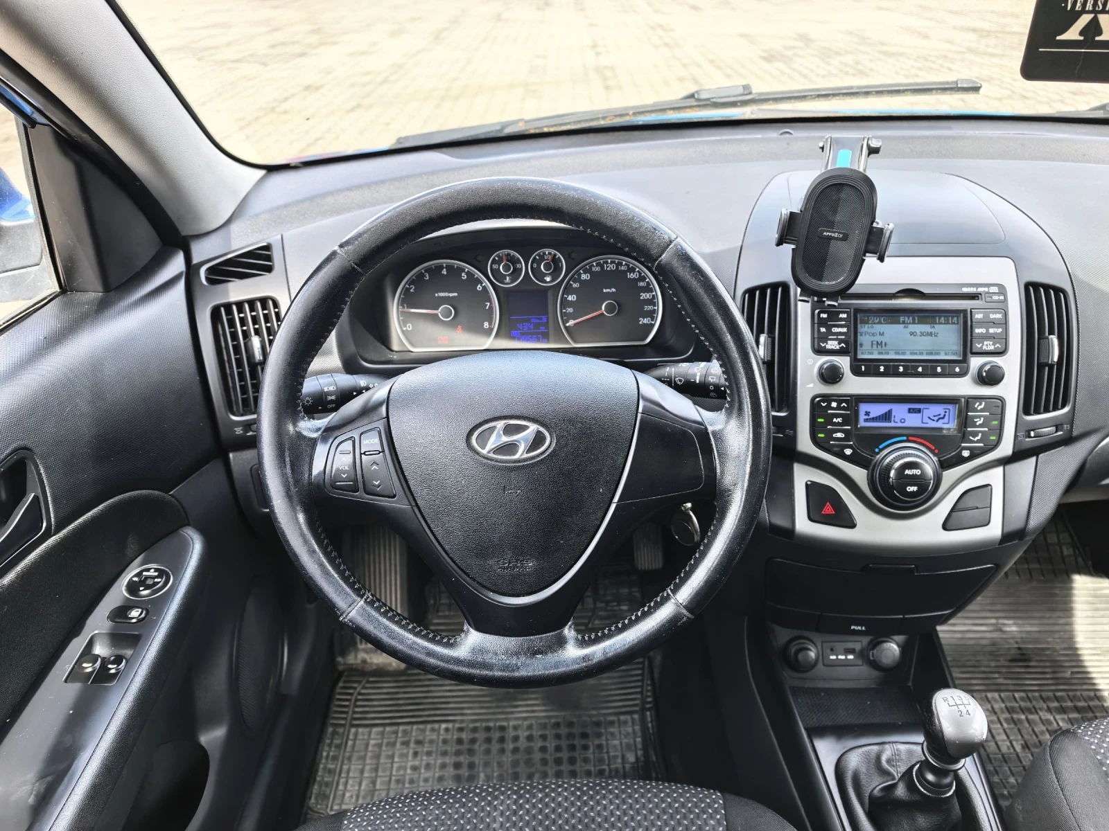 Hyundai I30 Бензин 1.4 90кс, снимка 14 - Автомобили и джипове - 54620641