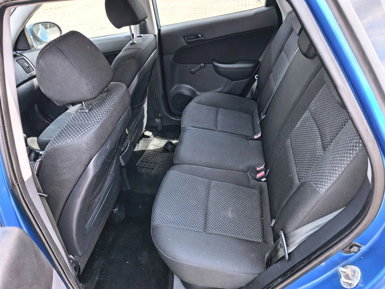 Hyundai I30 Бензин 1.4 90кс, снимка 12 - Автомобили и джипове - 54620641