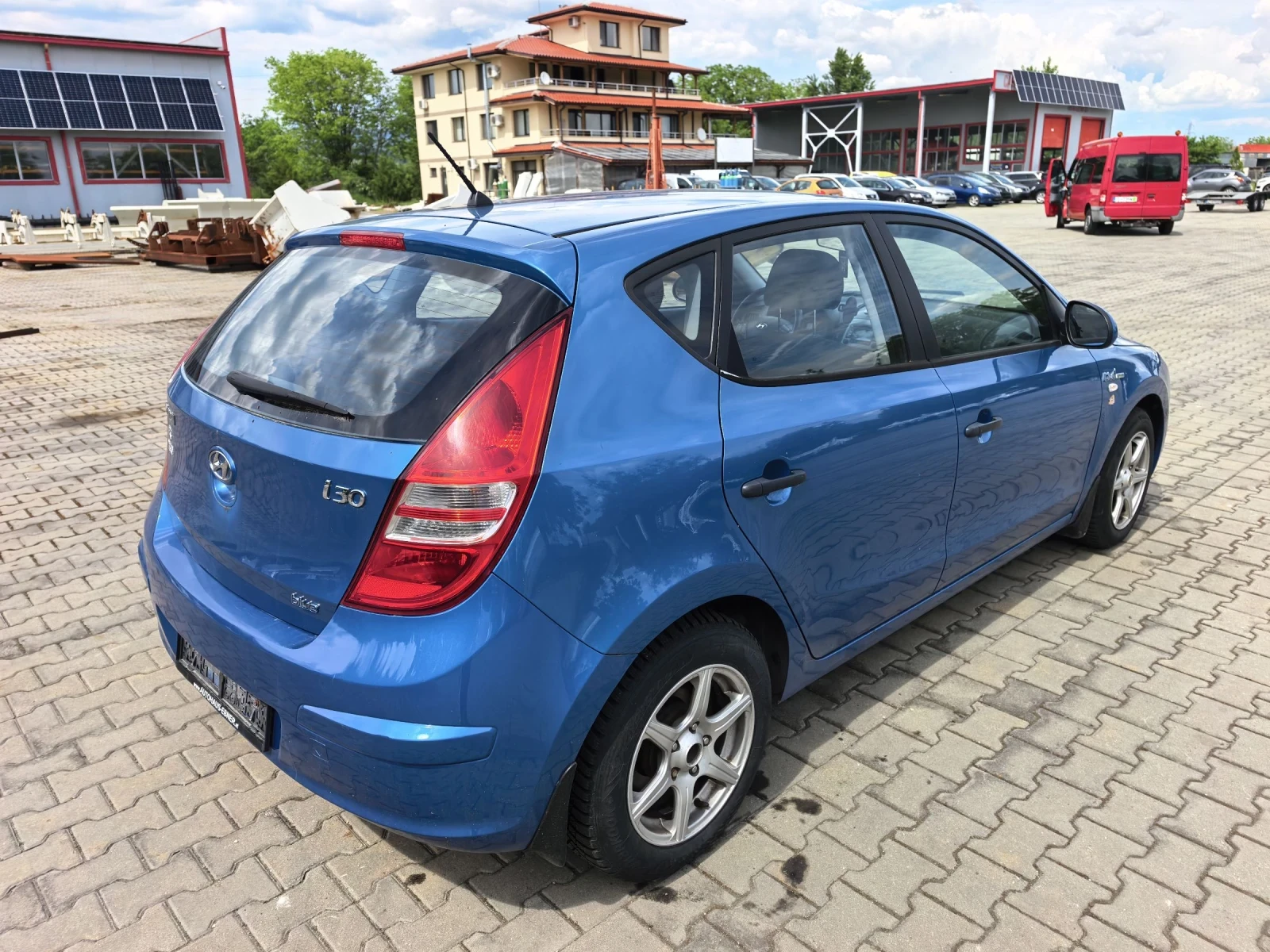 Hyundai I30 Бензин 1.4 90кс, снимка 9 - Автомобили и джипове - 54620641