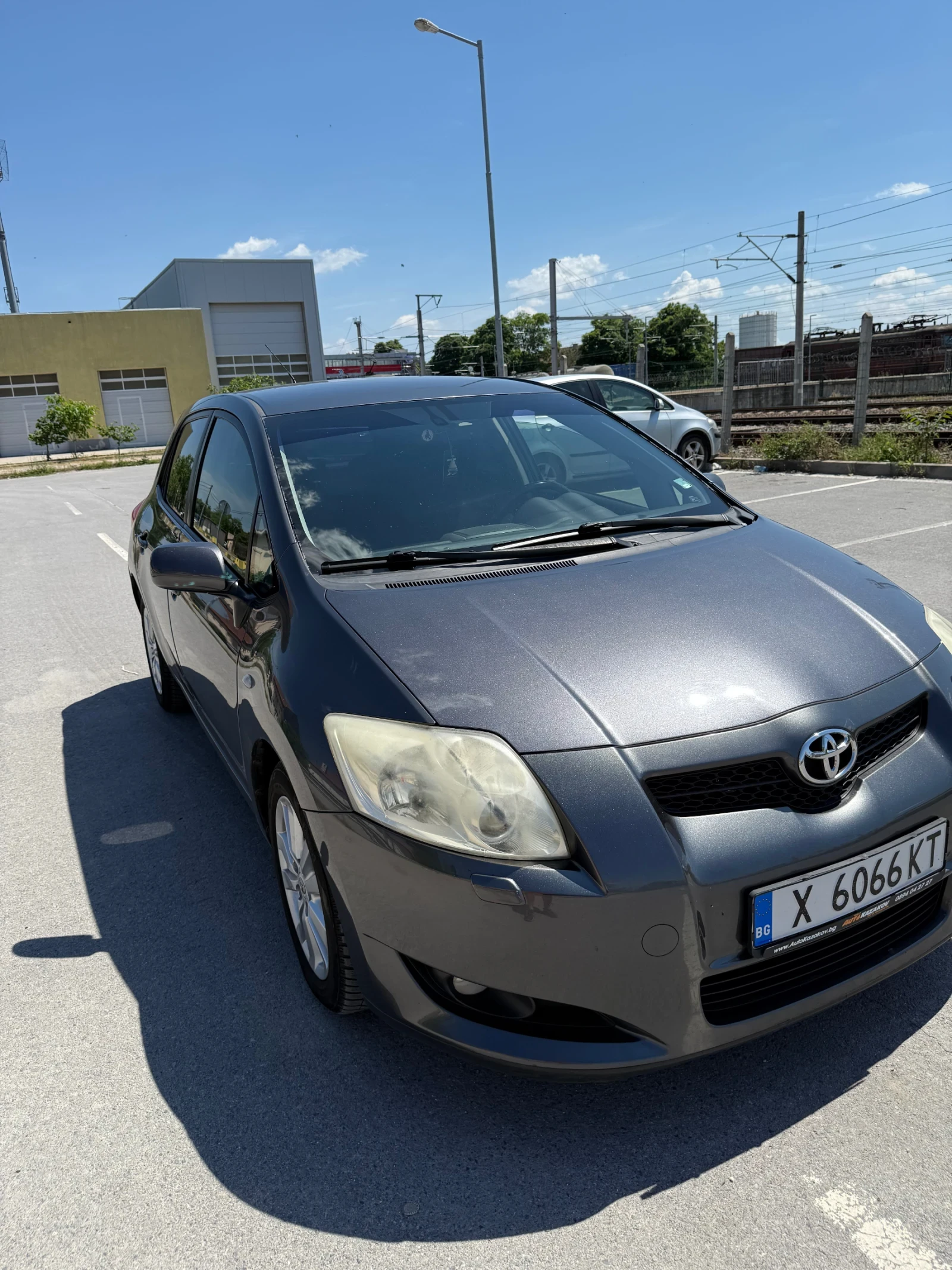 Toyota Auris, снимка 2 - Автомобили и джипове - 54683266