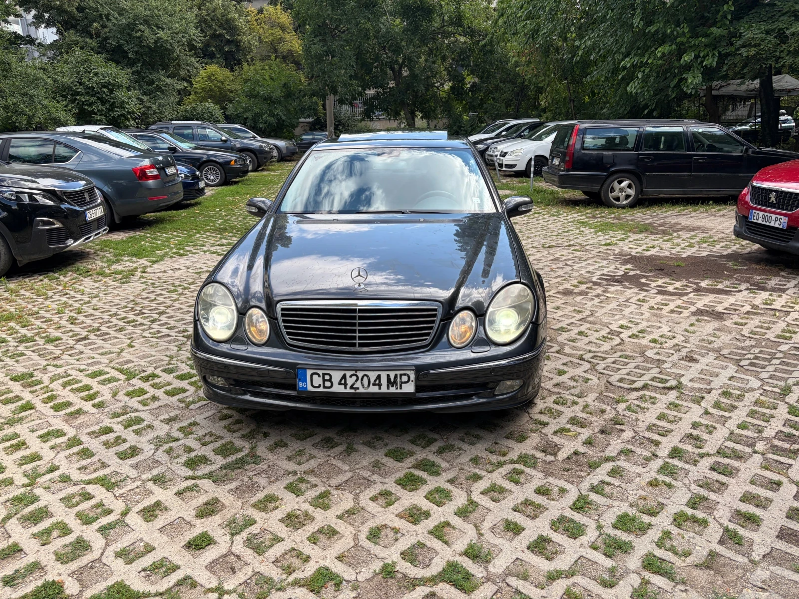 Mercedes-Benz E 220 Avangarde, снимка 2 - Автомобили и джипове - 55260196