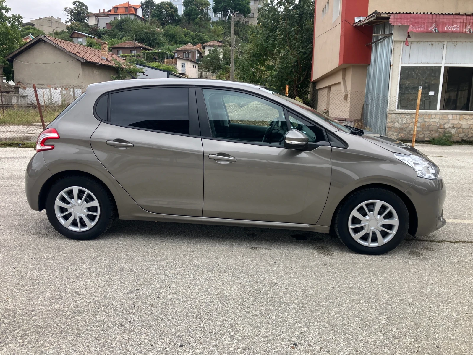 Peugeot 208 1.4-HDI, снимка 4 - Автомобили и джипове - 56057431