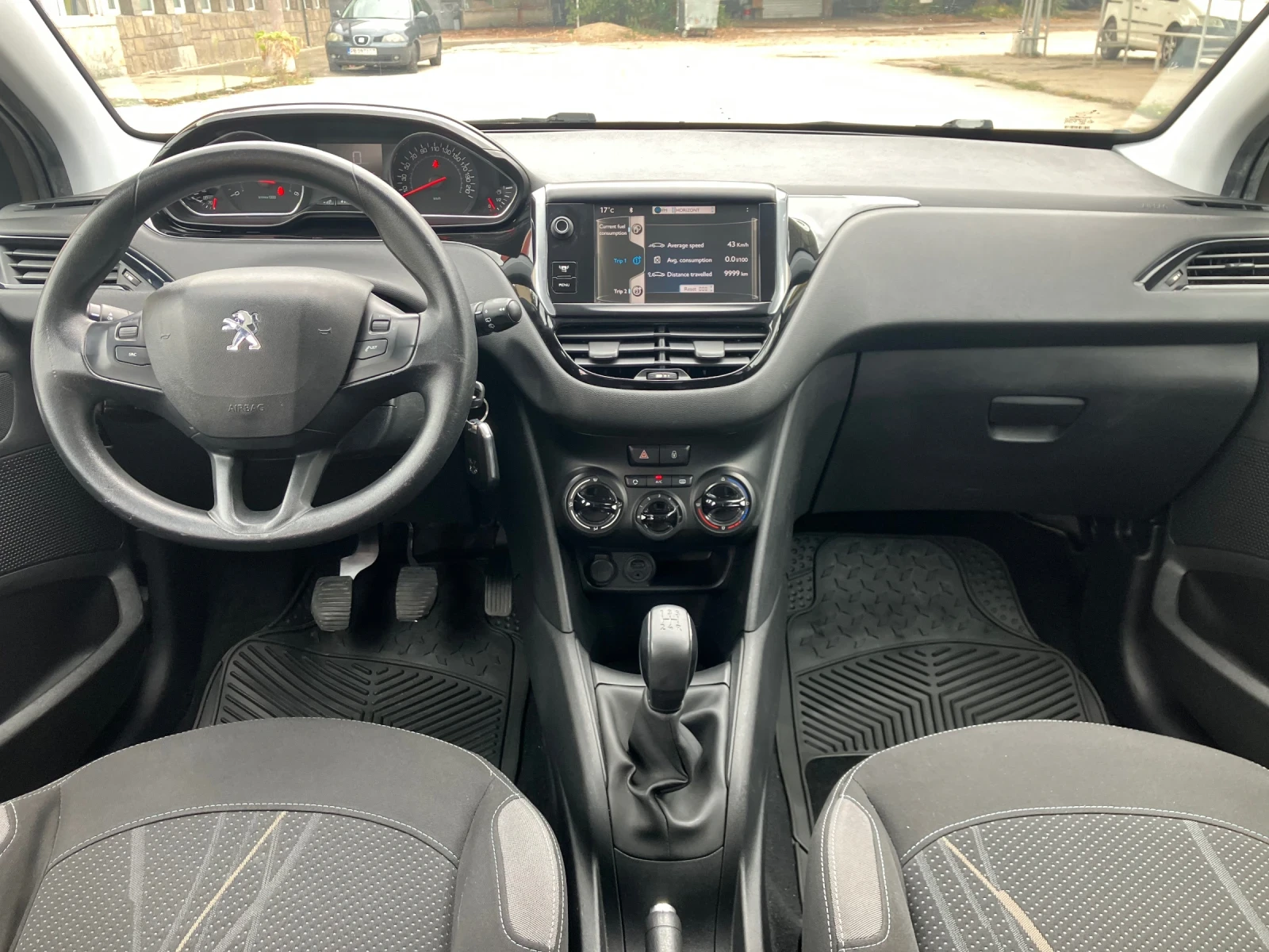 Peugeot 208 1.4-HDI, снимка 10 - Автомобили и джипове - 56057431
